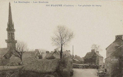 Le bourg de Plouyé .Le Prince William, descendant des Plœuc les seigneurs de Plouyé et de Poullaouen