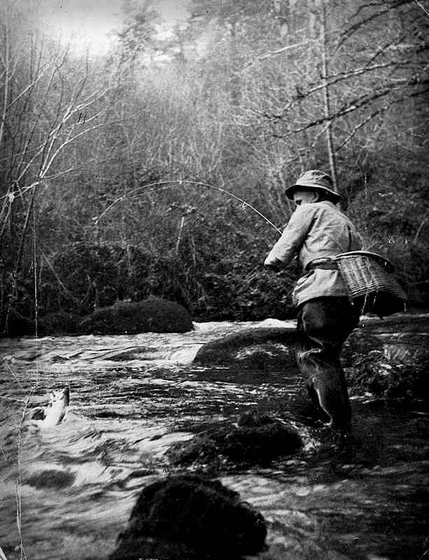 Mon père pêchant sur la rivière d'Argent   photo Cadic